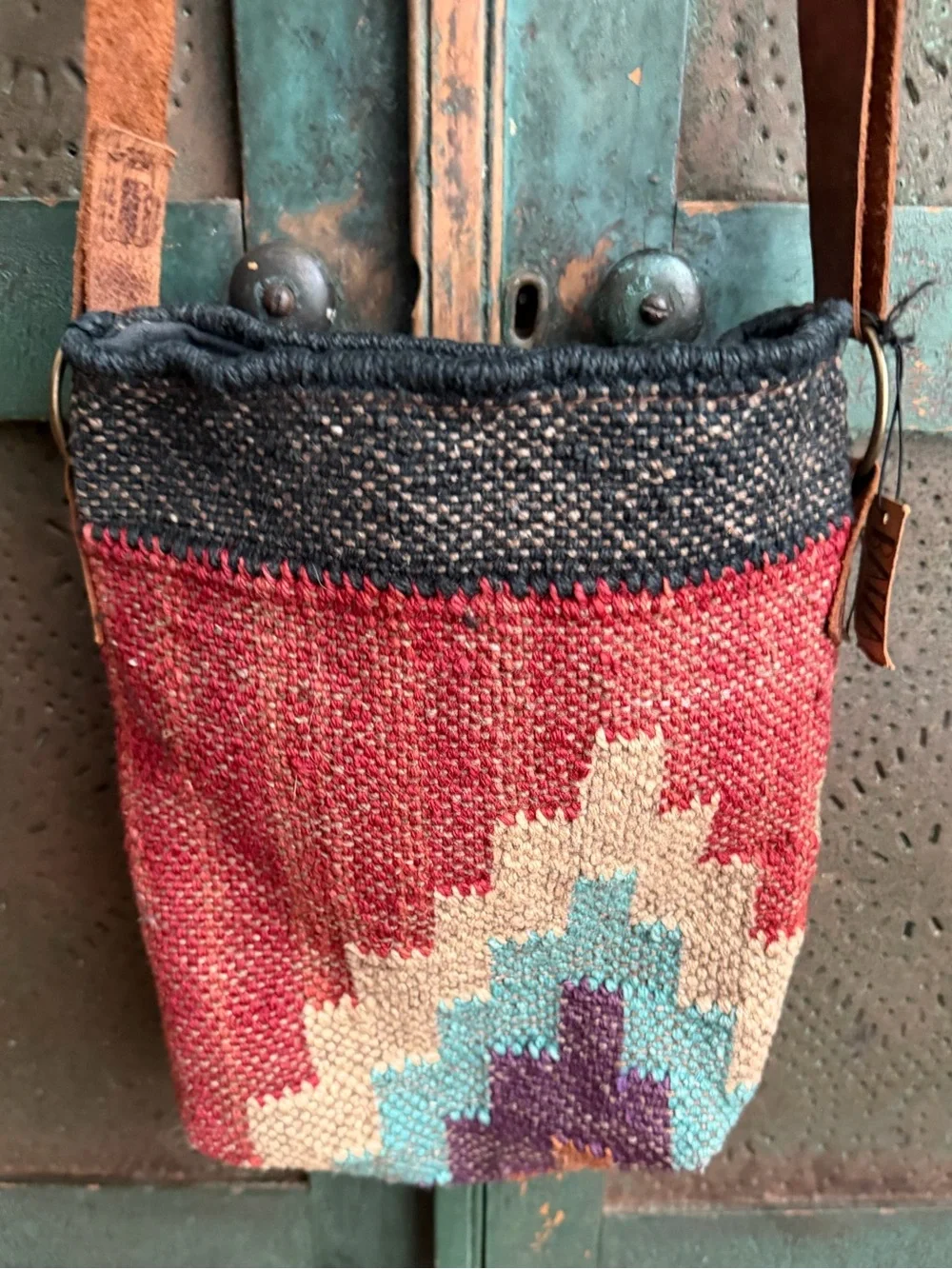 Baizaar Medium Crossbody Jute Bag - Picture 9 of 14